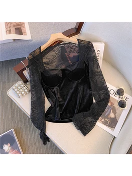 Дамски черни готически дантела пачуърк тениска Harajuku Y2k Tee Топ елегантен реколта дълъг ръкав тениски 90s естетически 2000s дрехи