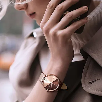 Жени Кварцови часовници контрастен цветен циферблат Прост кварцов часовник женски часовник Студентски момичета Ръчен часовник нов модерен Relogio Feminino